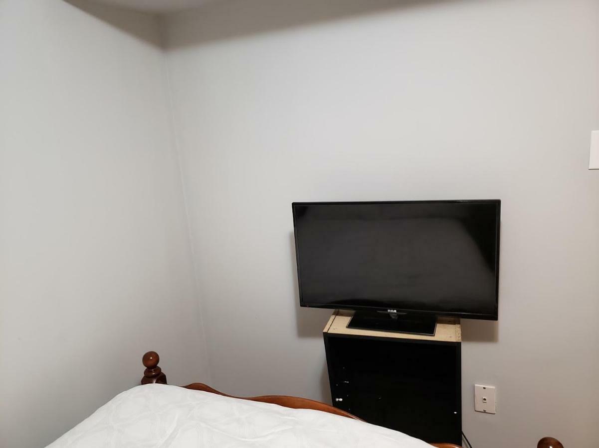 Private Room In Downtown 哈利法克斯 外观 照片